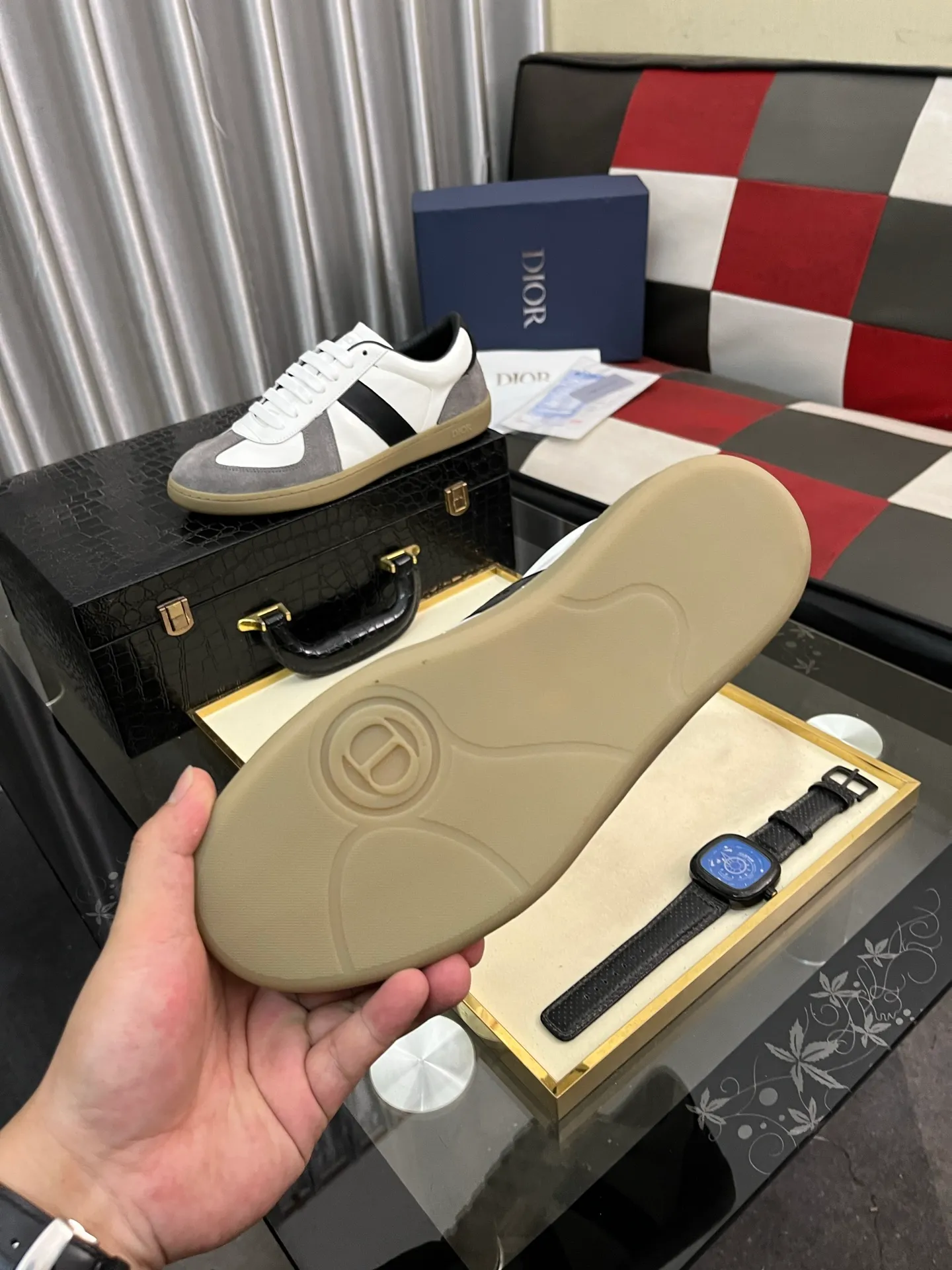 Men's shoes 💰400⌚️⌚️[Dior] Dior's new casual men's shoes are launched in Hong Kong counters. Official website 1:1 production. Original Italian materials. Designed by European and American masters. Perfect shape to create counter quality. Solid color rubber wear-resistant outsole and classic dazzling head! Super versatile and very comfortable. High-end without losing taste, fashionable and novel! ! Absolute focus! Code number: 38-444️⃣Colors available